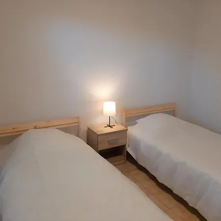 Maison Familiale Avec Jardin, Pres De L'ocean Dans Un Quartier Calme - Fr-1-239-820 *